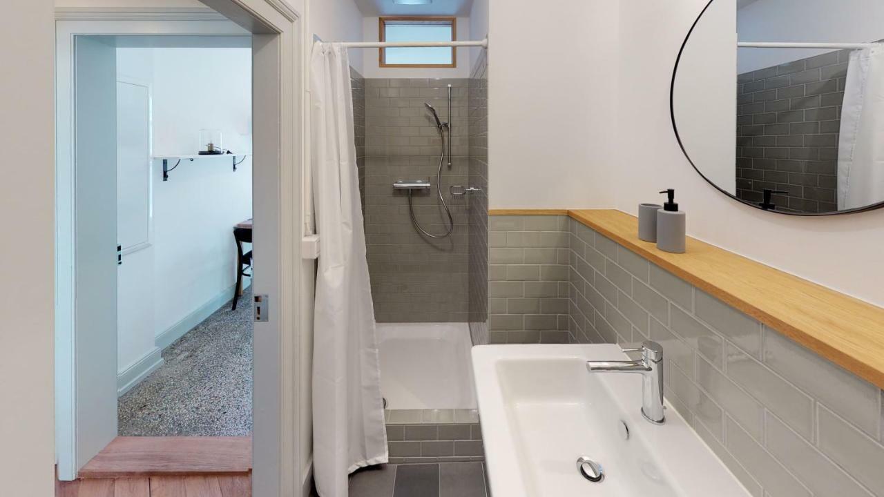 Unique Serviced Living @ Sbb Station *